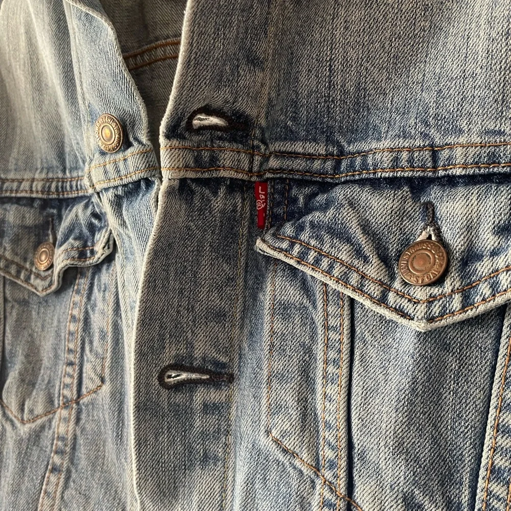LEVI’S Denim Jacket - Picture 5 of 5